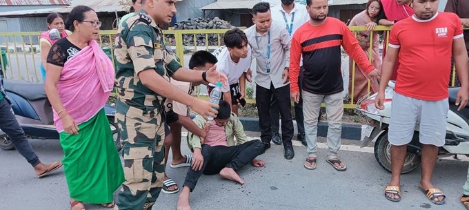 Hats off to the #BSF troops for their swift response in aiding a road accident victim during their deployment for #GPE2024 in #Manipur. Their noble gesture reflects the true essence of #SentinelsOfDemocracy. 

#TamilNadu #TejRan #AbhIya #oriele #zonauang #IPL2024 #LSGvsCSK