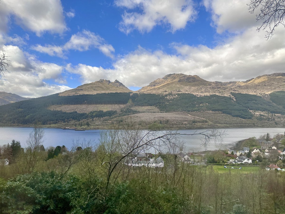 Roughly bound for that there Knoydart. The West Highland line is a treat in itself (when the sun is shining). ⁦@TGOMagazine⁩ ⁦@ScotRail⁩ ⁦@Doune_Knoydart⁩ ⁦@Mountain_Scot⁩