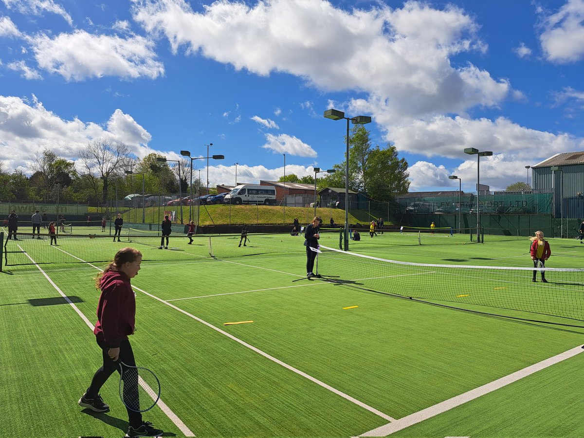 Year 3/4 tennis competition today held at Quarry Bank Tennis Club. Great to see so many children playing tennis! Thanks to the fantastic leaders from @PE_Summerhill. Well done @maidensbridge for winning and making it to the BC Finals