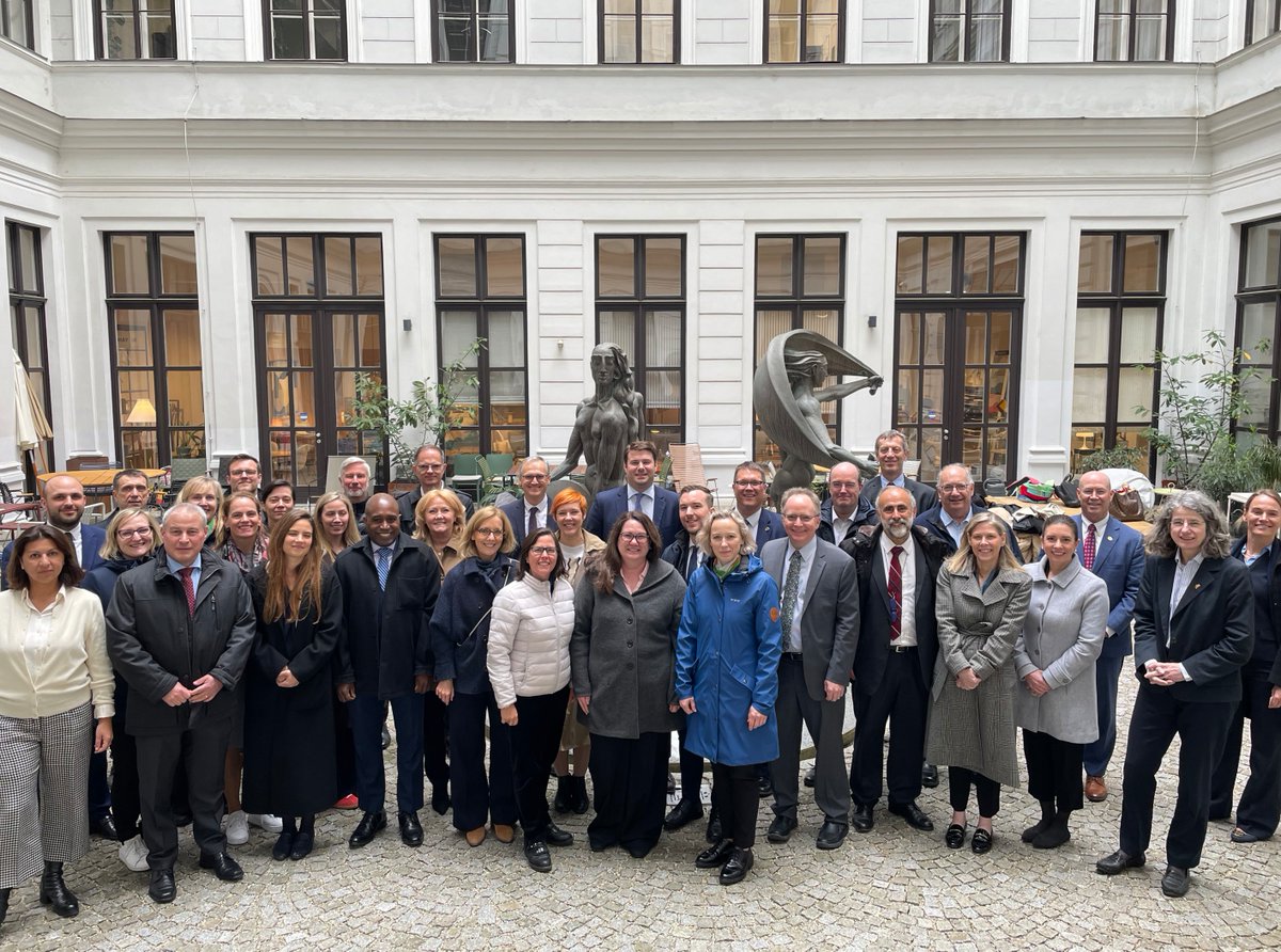At the 16th EU-US roundtable organized by CEER and @NARUC, hosted by @energiecontrol, in Vienna, Austria, EU and U.S. regulators exchanged perspectives about challenges in the energy sector including resilience, reliability, flexibility, and affordability.