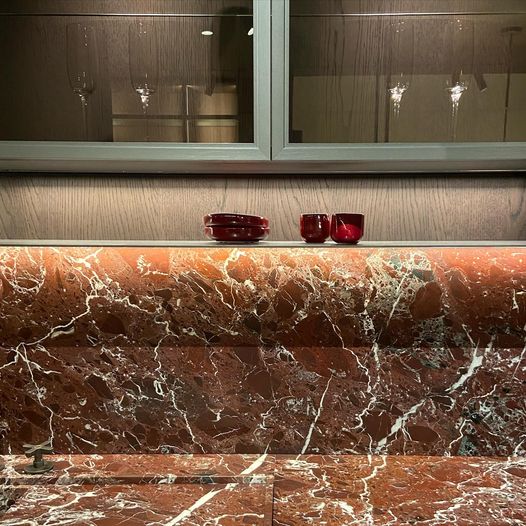 simply_sofas's tweet image. Marble, glass and steel in a kitchen. Molteni&amp;amp;C at work.

#materialfinish #materialtrends #MolteniGroup #AnItalianDesignStory #ratiokitchen #VincentVanDuysen #Moltenibooth #moltenikitchen #MolteniandC #MolteniIcons #armchair #compactsofa #chairdesign #SimplyMilan