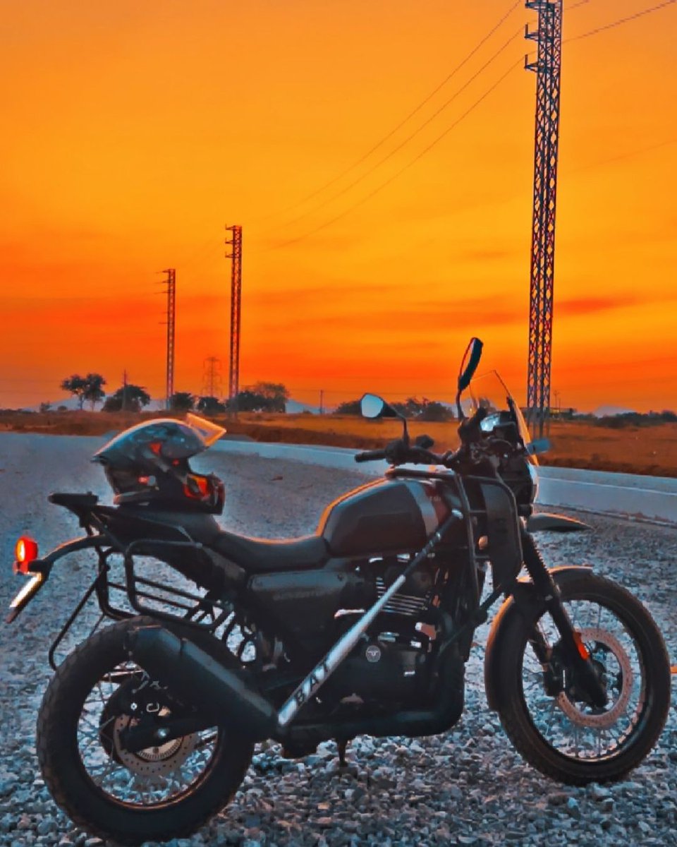 The sky and the Yezdi Adventure, in all their glory. 🏍️

📷: @arjun_reddy_97_ 

#YezdiForever #JawaYezdiMotorcycles #YezdiAdventure #MadeofMotorcycling