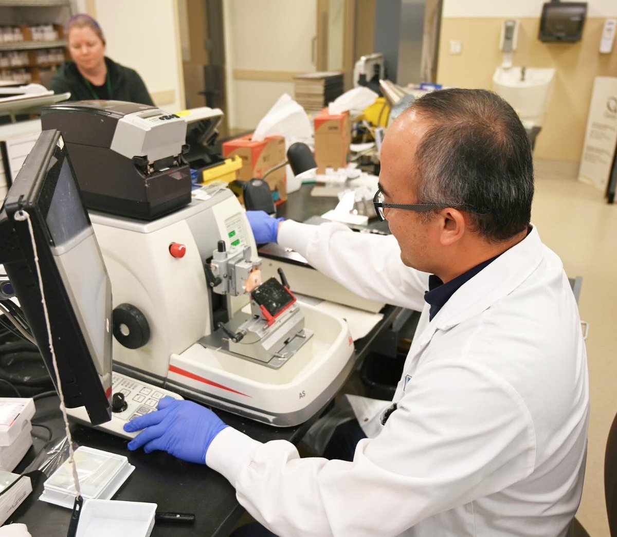 HRHealth_'s tweet image. Our Medical Laboratory Professionals provide accurate and timely laboratory test results to our physicians to help make critical medical decisions. Although they often work behind closed doors, their role is vital to Humber and in delivering safe, quality care. #MedicalLabWeek