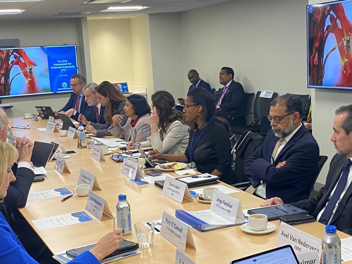 Delighted to meet CFOs from the MDBs today. We focused on issues such as the new Framework for Financial Incentives for MICs, managing FX risk & local currency solutions. Together, we’re maximizing our efforts & mobilizing resources to deliver greater impact. #WBGMeetings