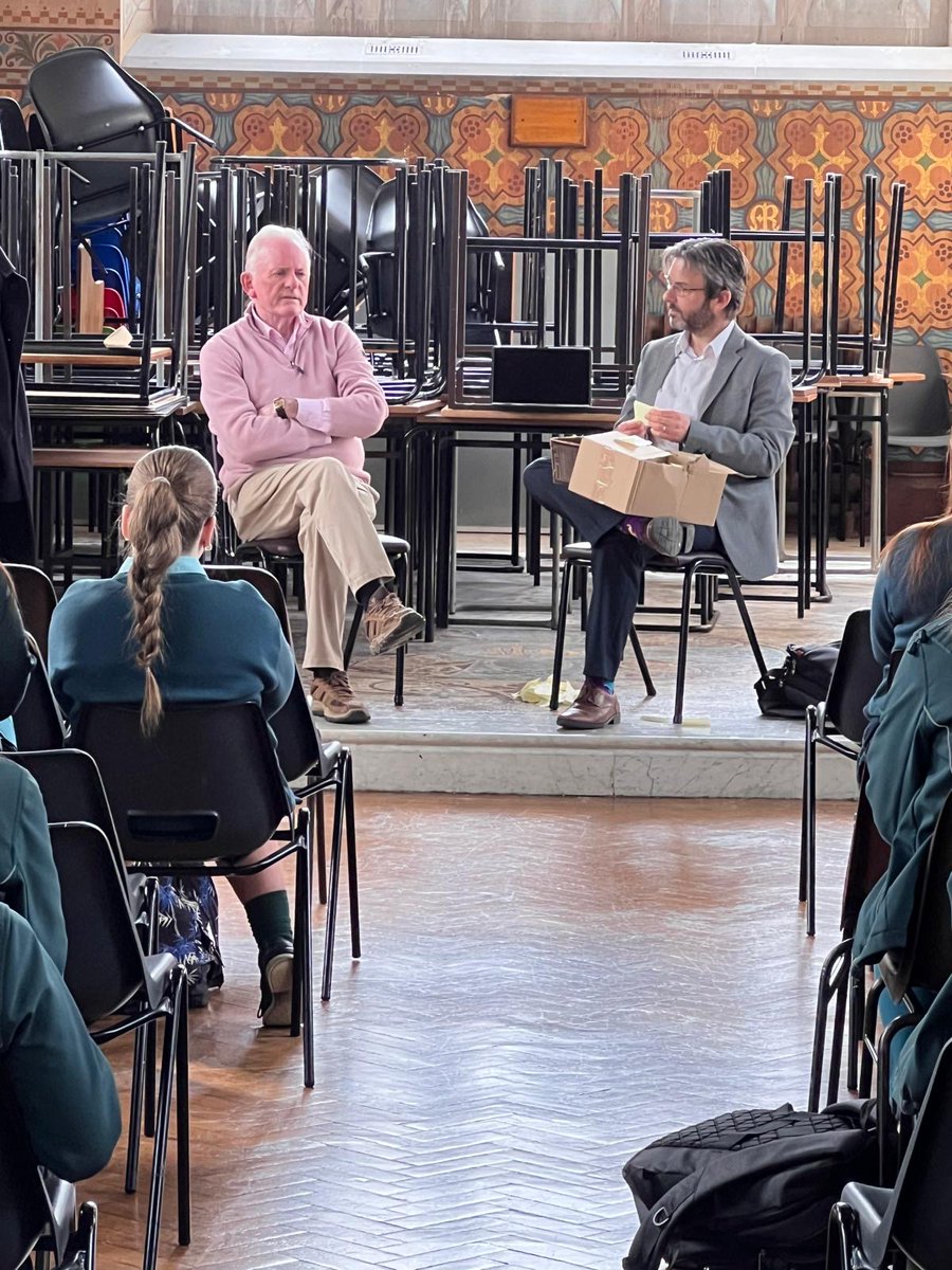 A special guest visited our third and fifth year history students today - Mr. Jim McNicholas who was an eye witness to the Talbot street bomb in May 1974 (part of the Dublin and Monaghan bombing). @lecheiletrust1 @stlouisnetwork #stlouiscmx #lecheile 💚