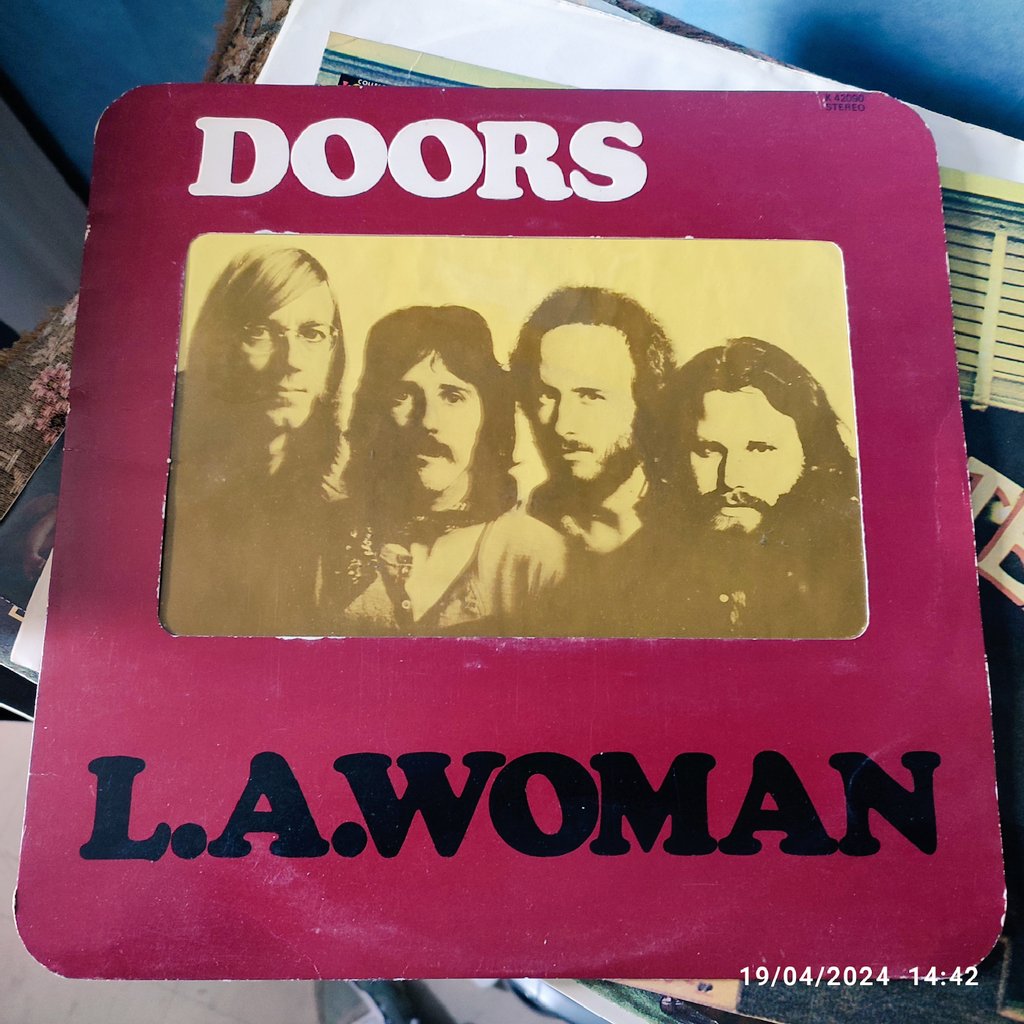 #LaWoman
Je n'arrive pas à croire que mon LP de 'L.A. Woman' a déjà 53 ans.