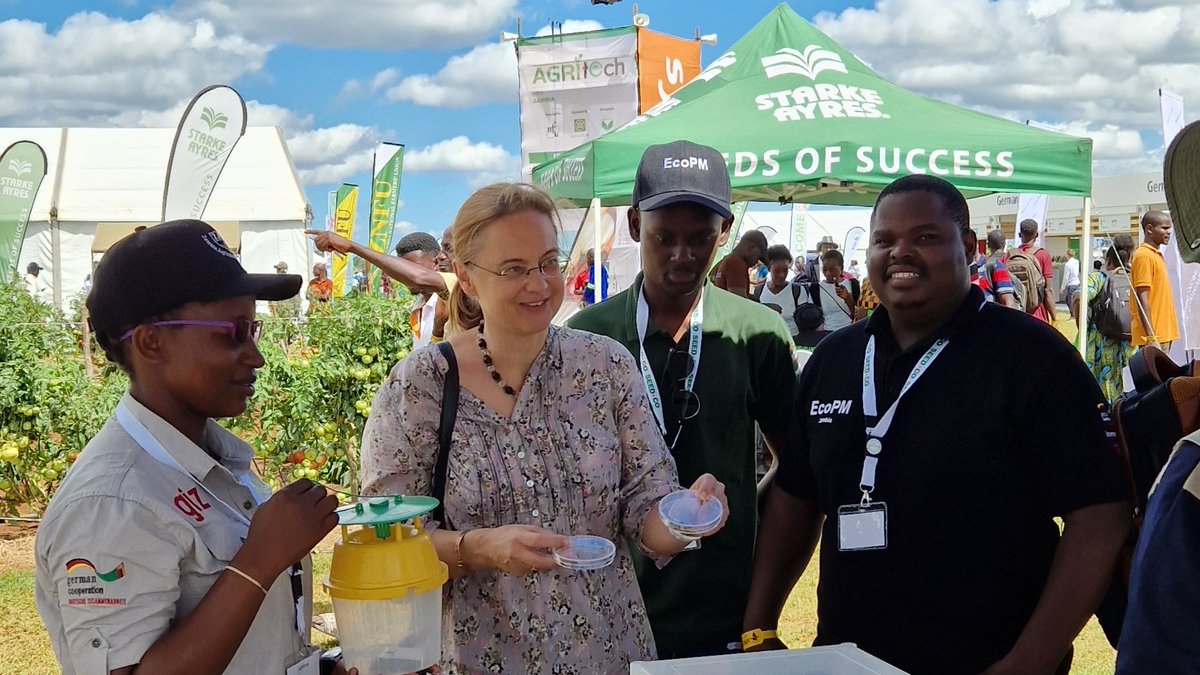 #AgriTech2024! Touring the @german_pavilion with the Min of Agriculture. 14 🇩🇪 companies displaying products/technology, ready to partner with 🇿🇲 Gov't & private sector. Despite the terrible drought, there is great confidence in #Zambia's #agriculture sector! 🌽🥬🍅