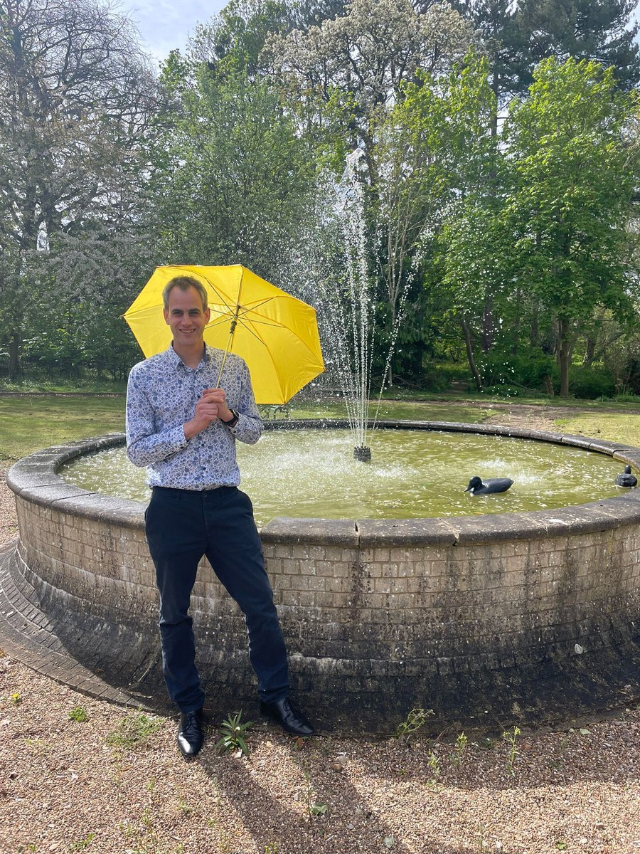 ☂️ Our fountain has been fixed! This got Rob Case reminiscing about the time he jumped in the fountain for our ‘Friends’ themed video for the @glosliveonline Business Awards 2021! #GlosBiz 🎥 If you missed it, watch it here: buff.ly/49ICtdJ