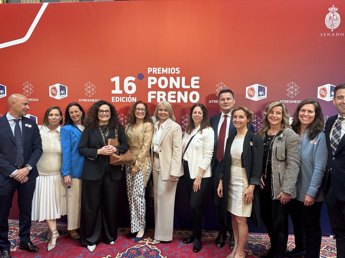 Foto de familia ⁦<a href="/AXASegurosEs/">AXA España</a>⁩ ⁦<a href="/FundacionAXA/">Fundación AXA</a>⁩ ⁦<a href="/paulinomarcosg/">PAULINO MARCOS GALAN</a>⁩ ⁦<a href="/JosepAlfonso/">Josep Alfonso</a>⁩ ⁦<a href="/OlgaSanchezR/">Olga Sánchez Rodríguez</a>⁩