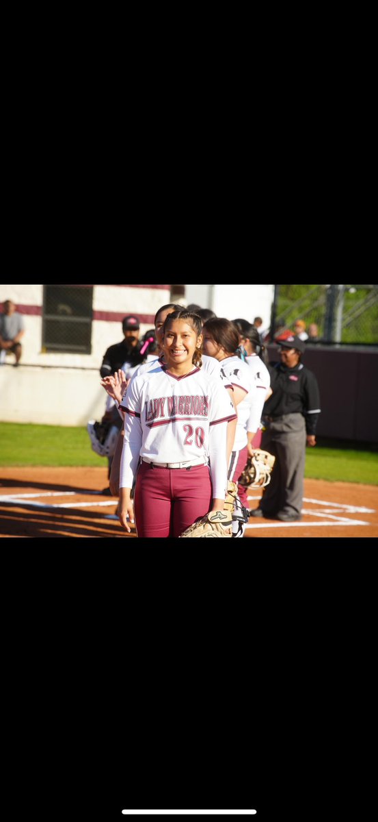 Softball Senior Night was one for the books🤍♥️! It’s def. winding down🥺
anyways 1st round of playoffs👏🏽!