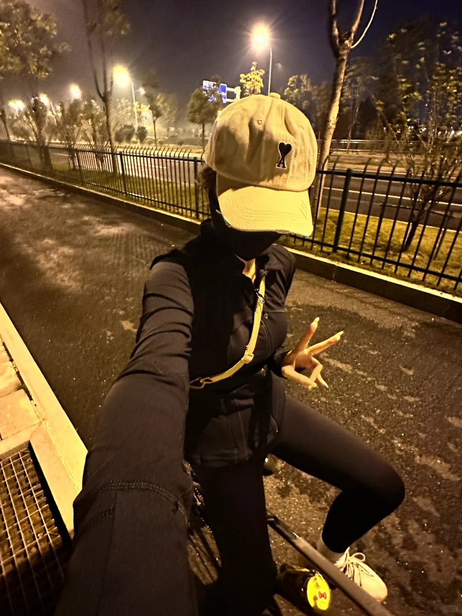 jessicalou98's tweet photo. When riding, you don’t care about the destination, you only care about the scenery along the way and the mood of seeing the scenery. https://t.co/0eAHlu6deQ