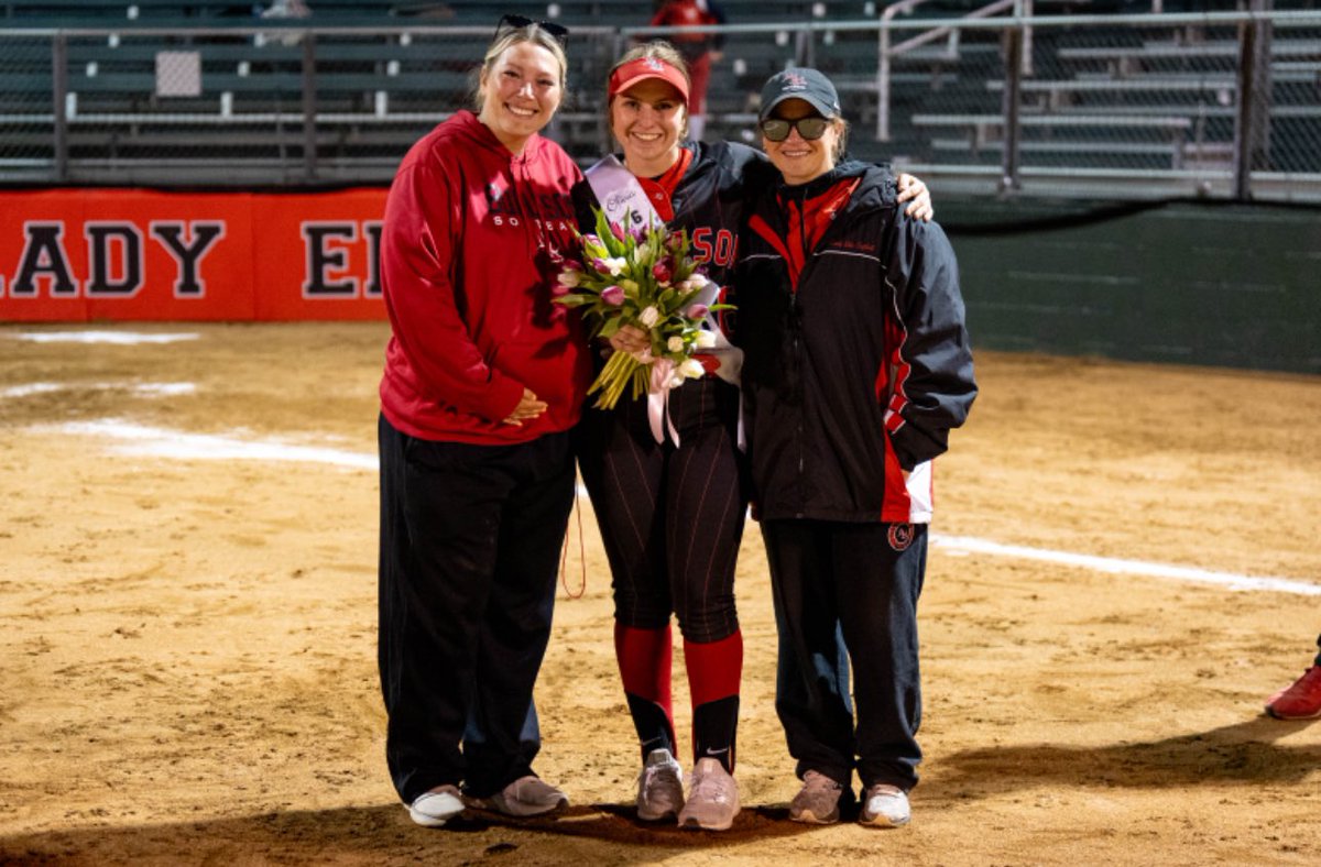 marksolivia24's tweet photo. Thank you @BhsElkSoftball  for an amazing 4 years! I will forever be grateful to call this my second home❤️ https://t.co/qnCQ10bVXp