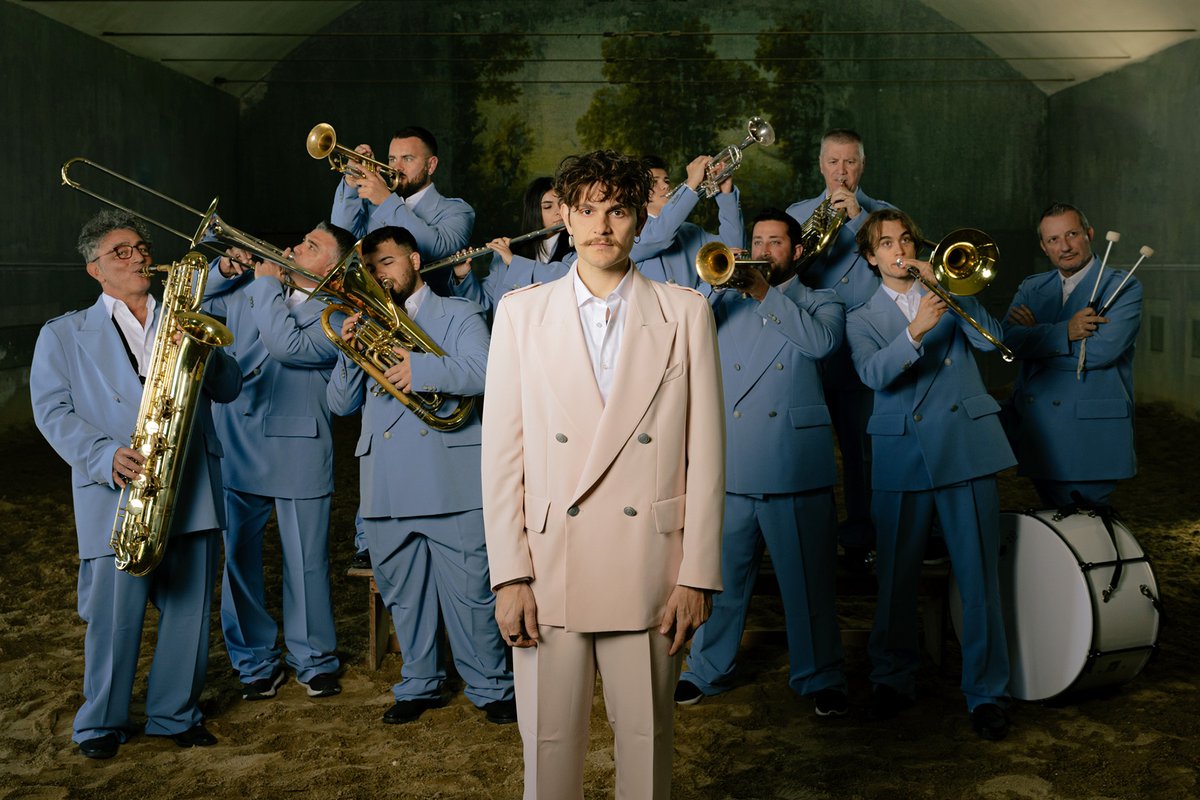 Rieccomi tra voi, inaspettatamente.
Il mio nuovo album "Il Silenzio fa Boom" è fuori ora!
Potete ascoltarlo su tutte le piattaforme di streaming ❤️