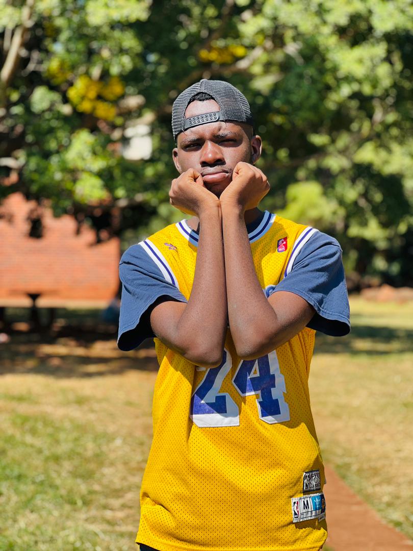 tudzaa's tweet photo. LimeRhymer releases a drill, high-energy hustler’s anthem titled ‘Bhizi’

‘Bhizi’ is a drill track written by Peter A. Mafuzha, also known as @limerhymer. It was produced by IIyah Beats, mixed and mastered by Zae the Alchemist. 

The track is an expression of the undying hustle and will to live a better life. Bhizi is only available on YouTube as of now and is ready for you to take a listen and experience the visuals that came with the single.

LimeRhymer is a 22 year old Hip-Hop artist from Harare South and has been making music since he was a teenager. Yaa so far he has released an EP , a mixtape, and graced a number of stages, worked with some celebrated producers and artists. 

His music is mostly influenced by 2010s American Hip-Hop as he uses it to shed light on societal issues that affect the youth in Zimbabwe, Africa and the world at large in a generation that basically lives on the internet and 
obsessed with instant gratification.

#Zimhiphop