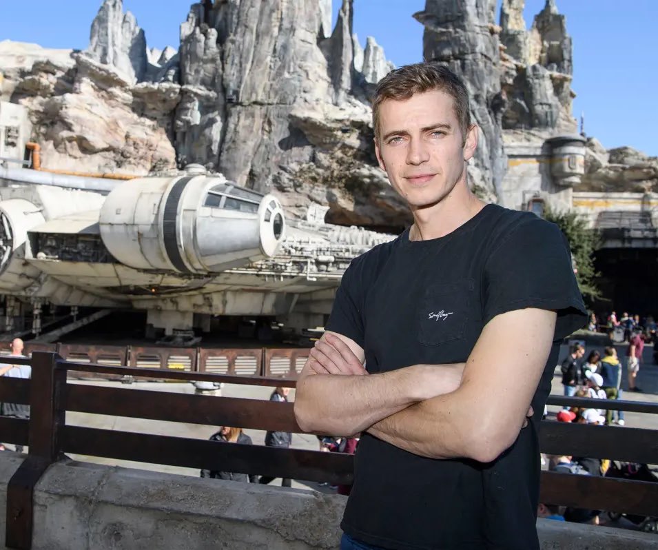 Happy birthday to Hayden Christensen! The Chosen One turns 43 years old today! May the Force be with you!