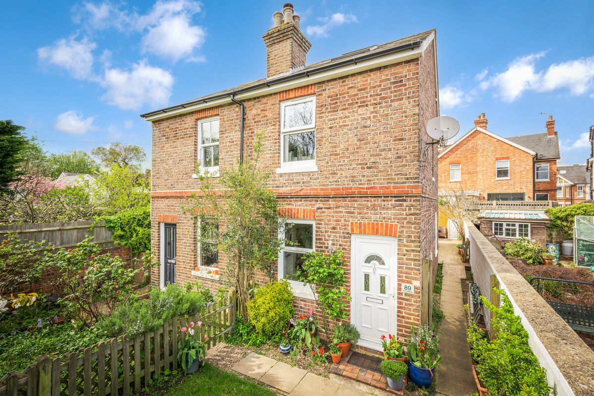 NEW LISTING! GUIDE PRICE £425k Charming secluded 2-bed TUNBRIDGE WELLS house with loft room and garden
flyingfishproperties.co.uk/property-for-s…
.
.
.
#tunbridgewells #tonbridge #bidborough #southborough #southboroughcommon #penshurst #speldhurst #home #hildenborough #property #sevenoaks #rusthall