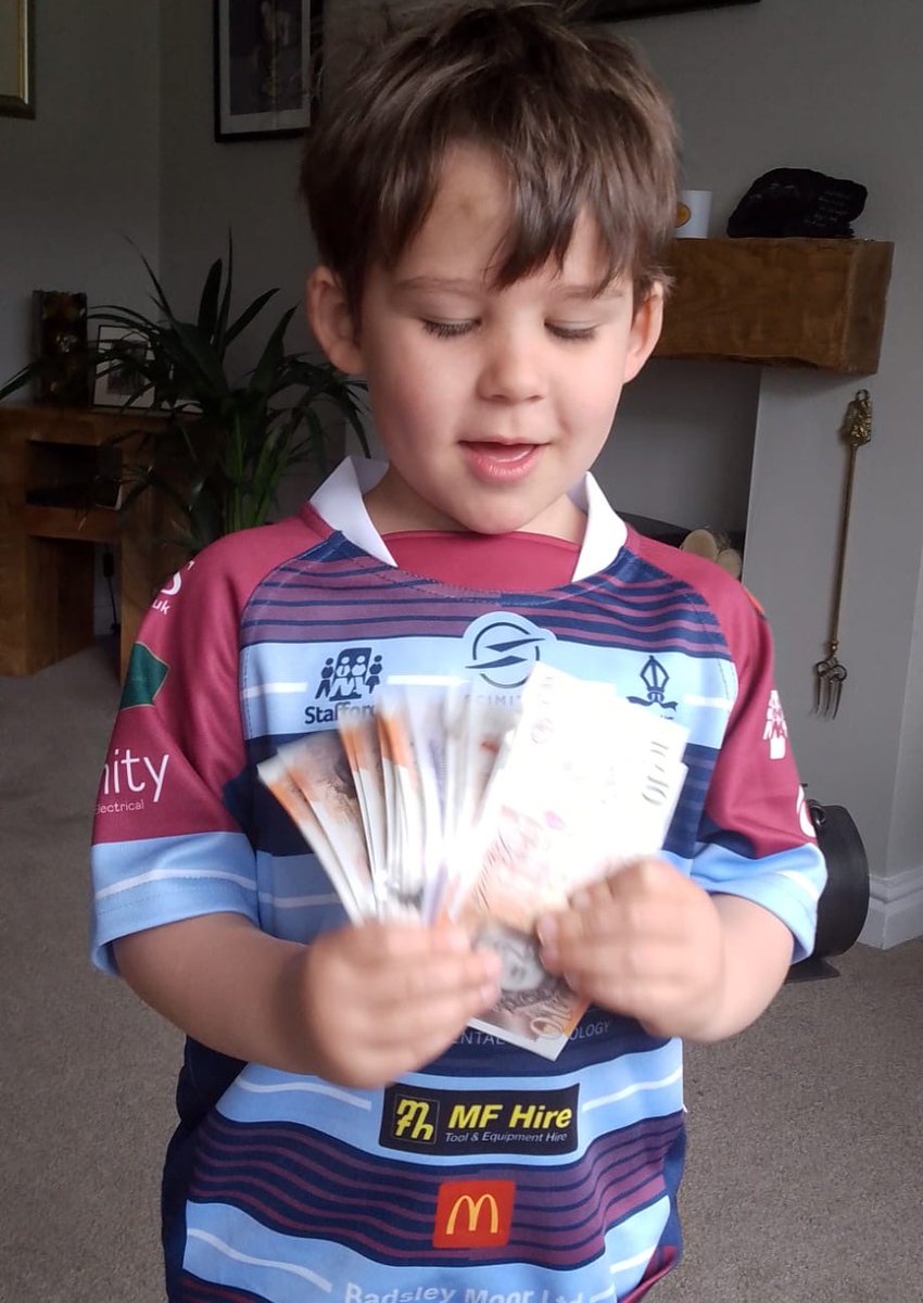 The winner of our latest Last Fan Standing game, Elijah, can be seen counting out his £250 cash jackpot. Well done Elijah, your knowledge of National 2 North rugby is exceptional 👍👏👏👏