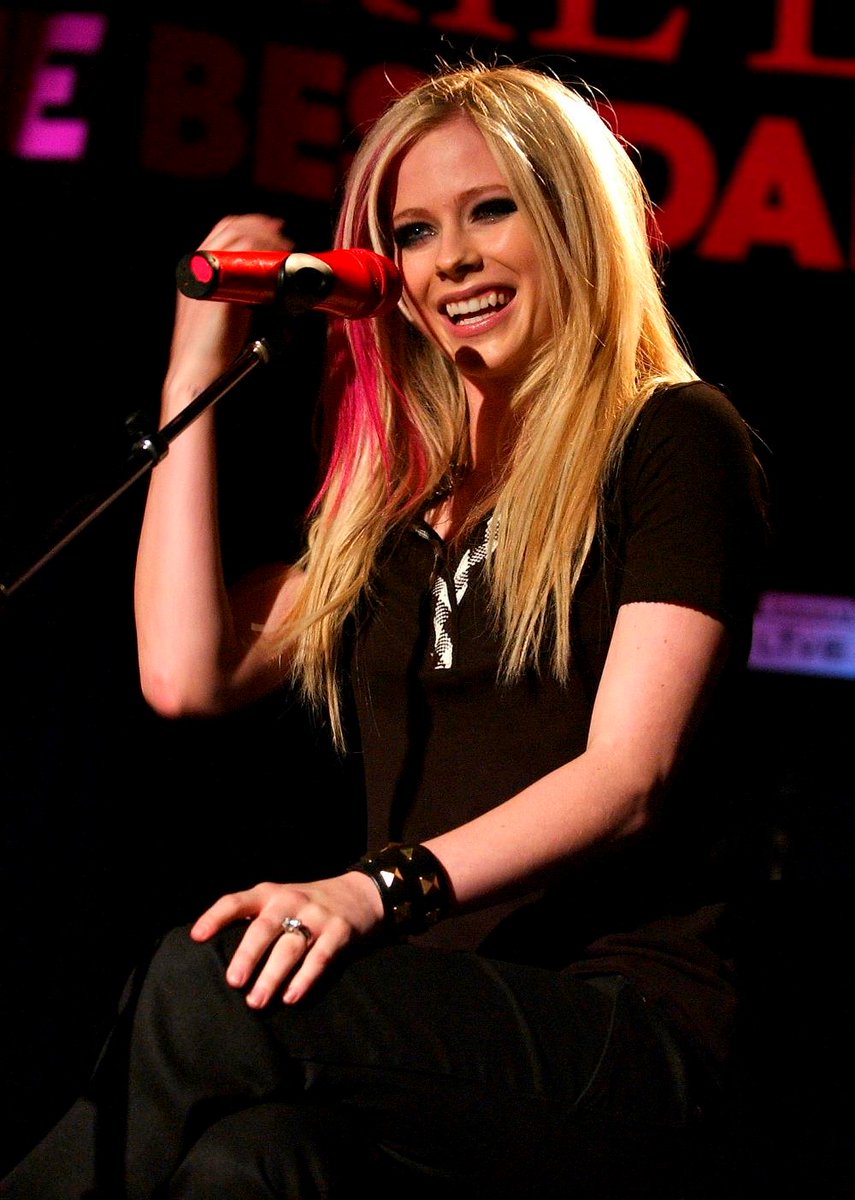 AvrilLavigneSpa tweet picture