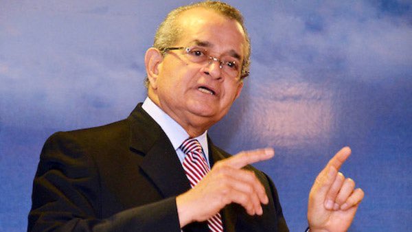 Mal día, recibo la terrible noticia, de que el estimado profesor, compañero, destacado líder político y entrañable amigo Franklin Almeida Rancier , falleció la noche de ayer jueves. Un hombre apasionado por la vida, de firmes compromisos y convenciones. Cuanto lo siento Franklin.