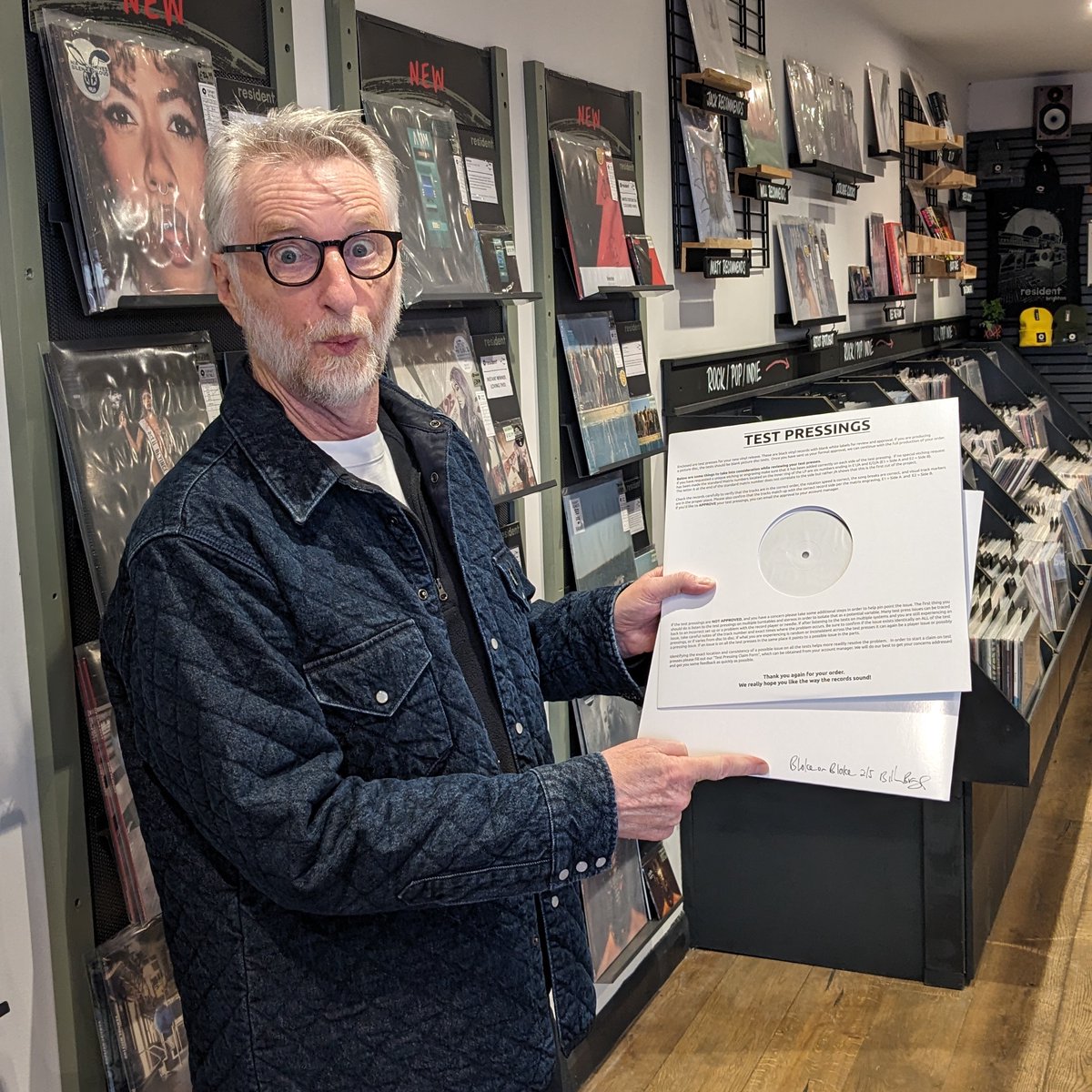Look who just popped in! @billybragg can't wait for you to get your hands on his @RSDUK release 'Bloke On Bloke'! Priority entry to his 7pm performance will go to customers who pick up his album during the day, & 2 lucky customers will get a signed & numbered test press 😲