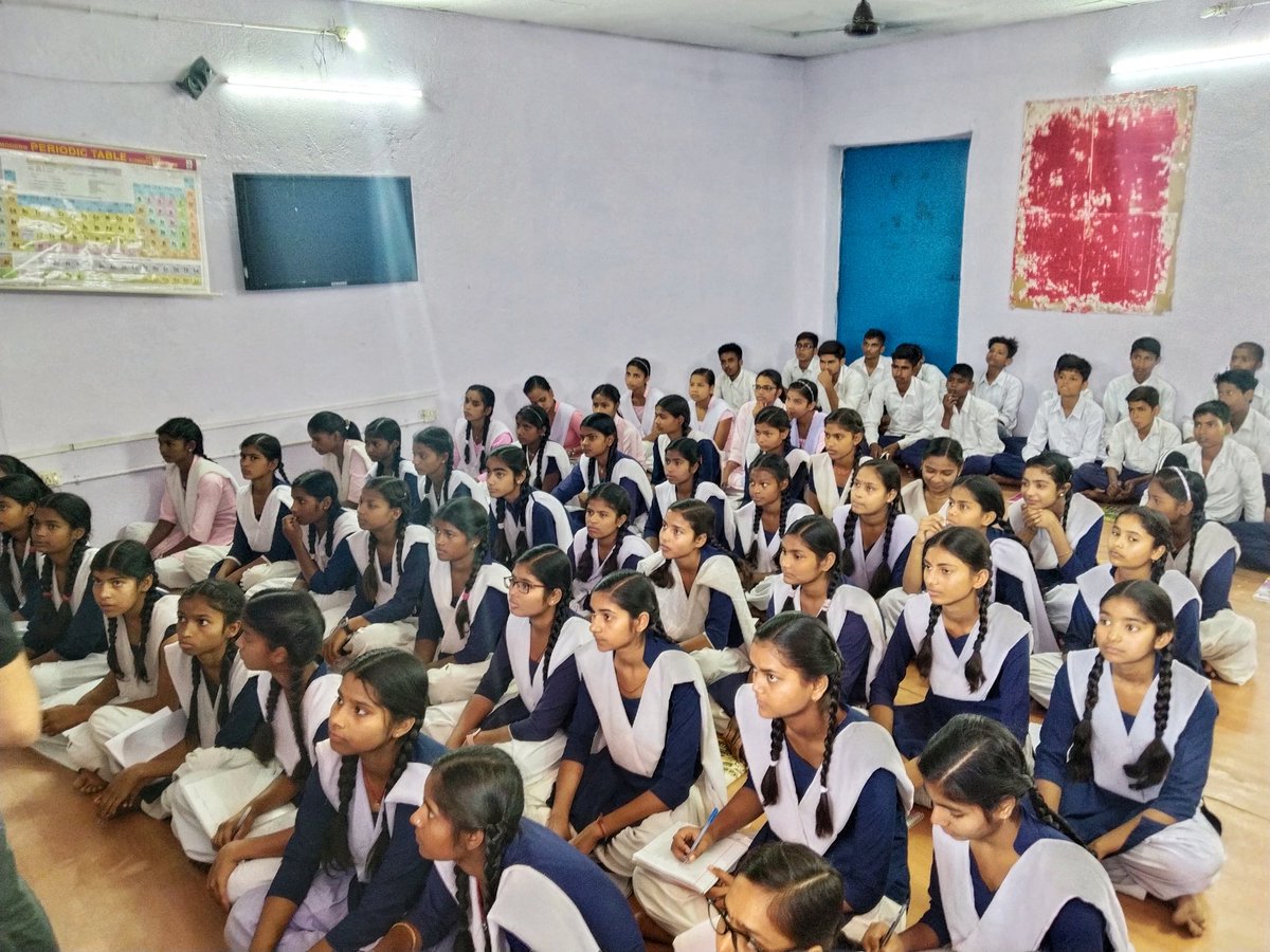 IDIALaw's tweet photo. IDIA Bihar chapter conducted a sensitisation session at Triveni Alakh Janardan High School, Dhamar, Bhojpur. 55 girls and 30 boys were sensitised, contributing to a total of 85 students embracing legal awareness and inclusivity. #Sensitisation #InclusiveEducation #BiharChapter https://t.co/pCh3gIOKRO