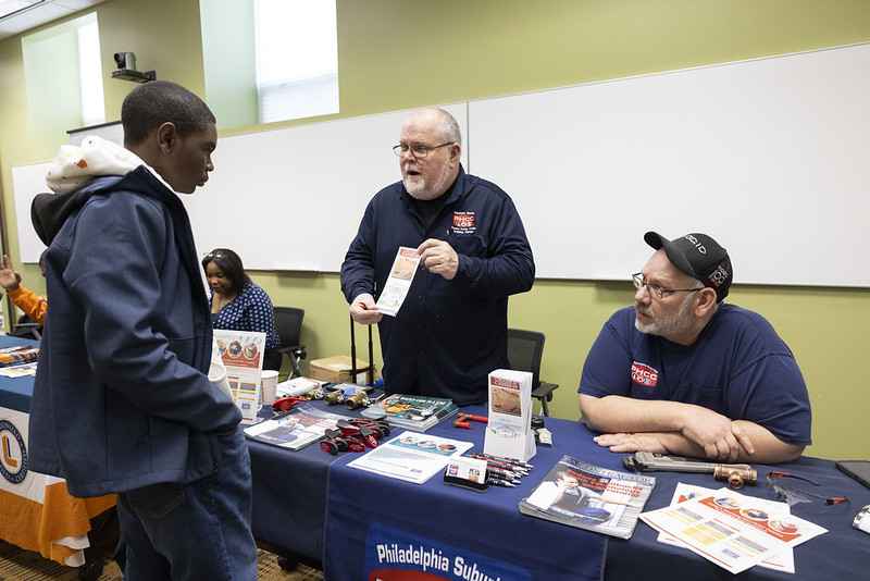 Last weekend, hundreds of students eager to get a head start on vocational planning turned out for @SenTimKearney's annual Apprenticeship and Trades Fair in Morton.