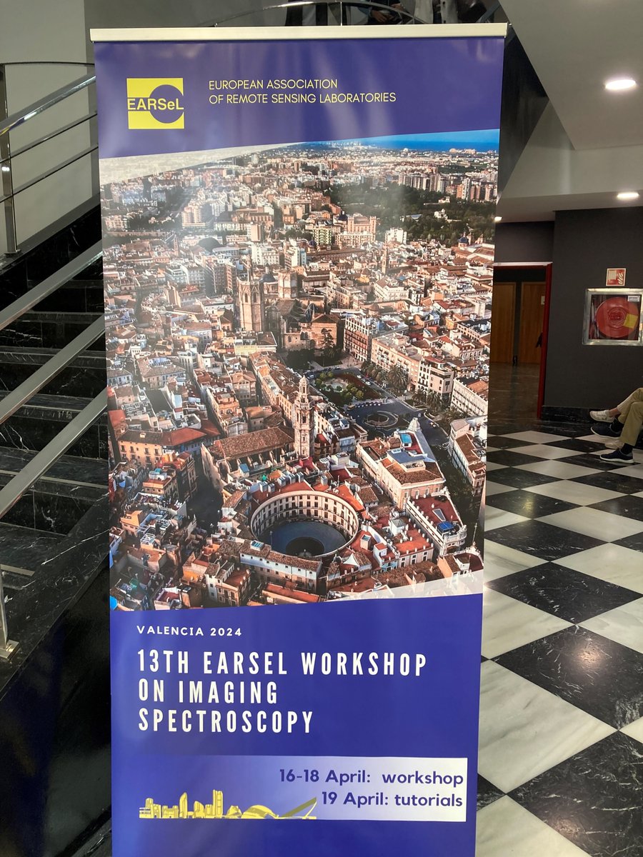 EUFAR_science's tweet photo. @VITO_RS and @RS_CzechGlobe had the pleasure to welcome the EnMAP scientific PI Sabine Chabrillat and ESA CHIME and S2NG Mission Scientist @CelestiMarco at the poster for latest updates on status and future plans of EUFAR at the #EARSeL Imaging Spectroscopy Workshop in Valencia🌐 https://t.co/Av7sN1VNTp
