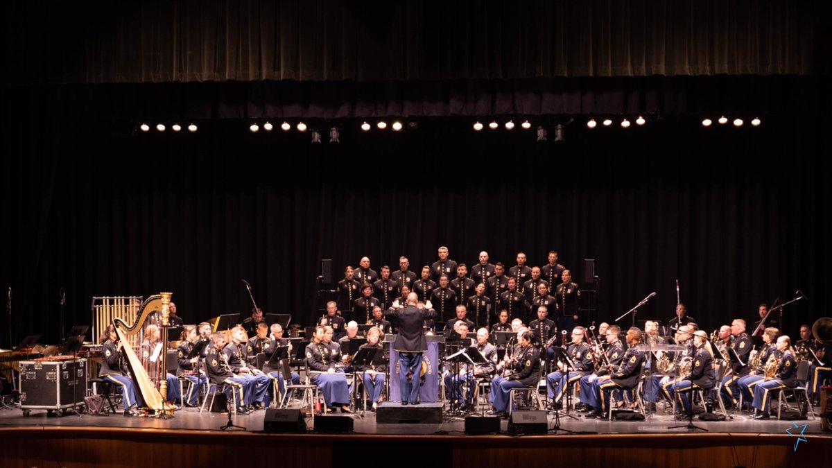 They are warmed up and headed to Springfield! 🎶
@armyfieldband has been touring all month.  They are now ready to perform on Saturday, April 20th at 3pm in Symphony Hall!  
Free tickets at @PrideMarkets 
Sponsored by @mgmspringfield
#FreeConcert
#ArmyFieldBand
#SoldiersChorus