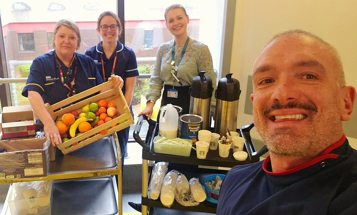 Ainsworth_Si's tweet photo. #FeelGoodFriday MRI corporate team #Wellbeing walk with brews treats and fresh fruit 🍇🍌#fruityfriday #StressAwarenessMonth @MeersGail @dawnpike20 @CatherineAllen2 https://t.co/MjJeBJ40s2