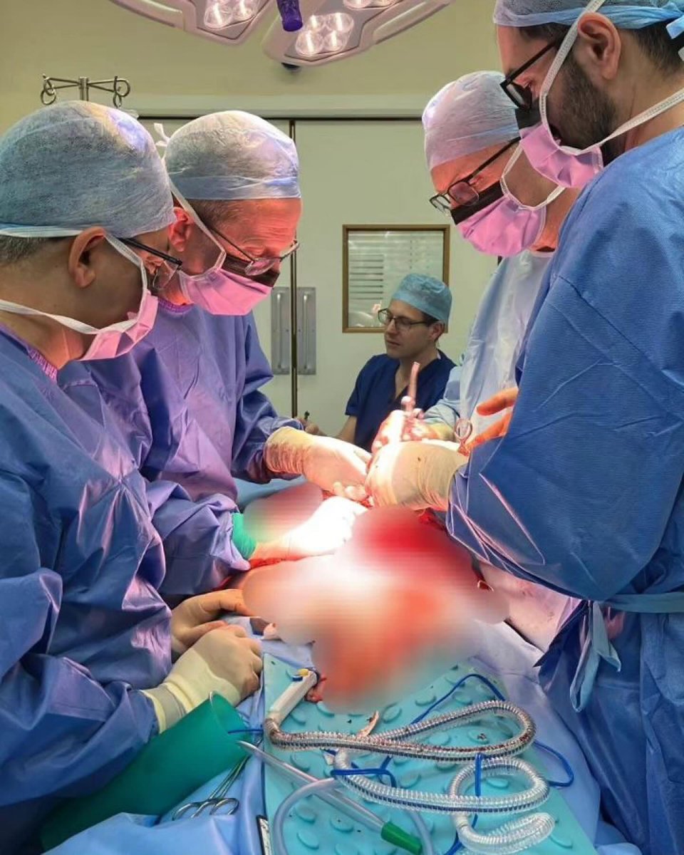 Our plastic surgeons reveal that one of the great privileges of being a plastic surgeon is the collaborative nature of the work they do. This week, they had the pleasure of working alongside general surgery colleagues undertaking challenging abdominal wall reconstruction cases.