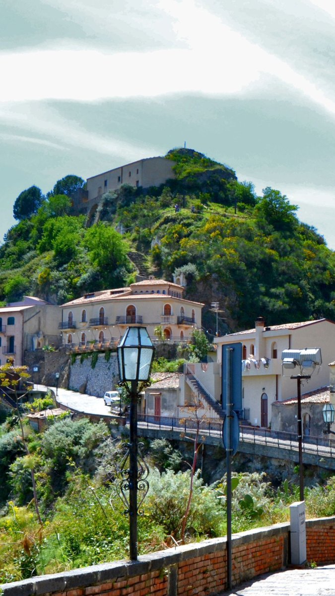 #sicily #sicilia #SicilyCharms #WinterWonderland #ExploreSicily #IslandMagic #DiscoverSicily #CharmingSicily #DolceVitaSicilia #TravelTips #TravelBlog

dolcevitasicilia.com/where-is-sicil…