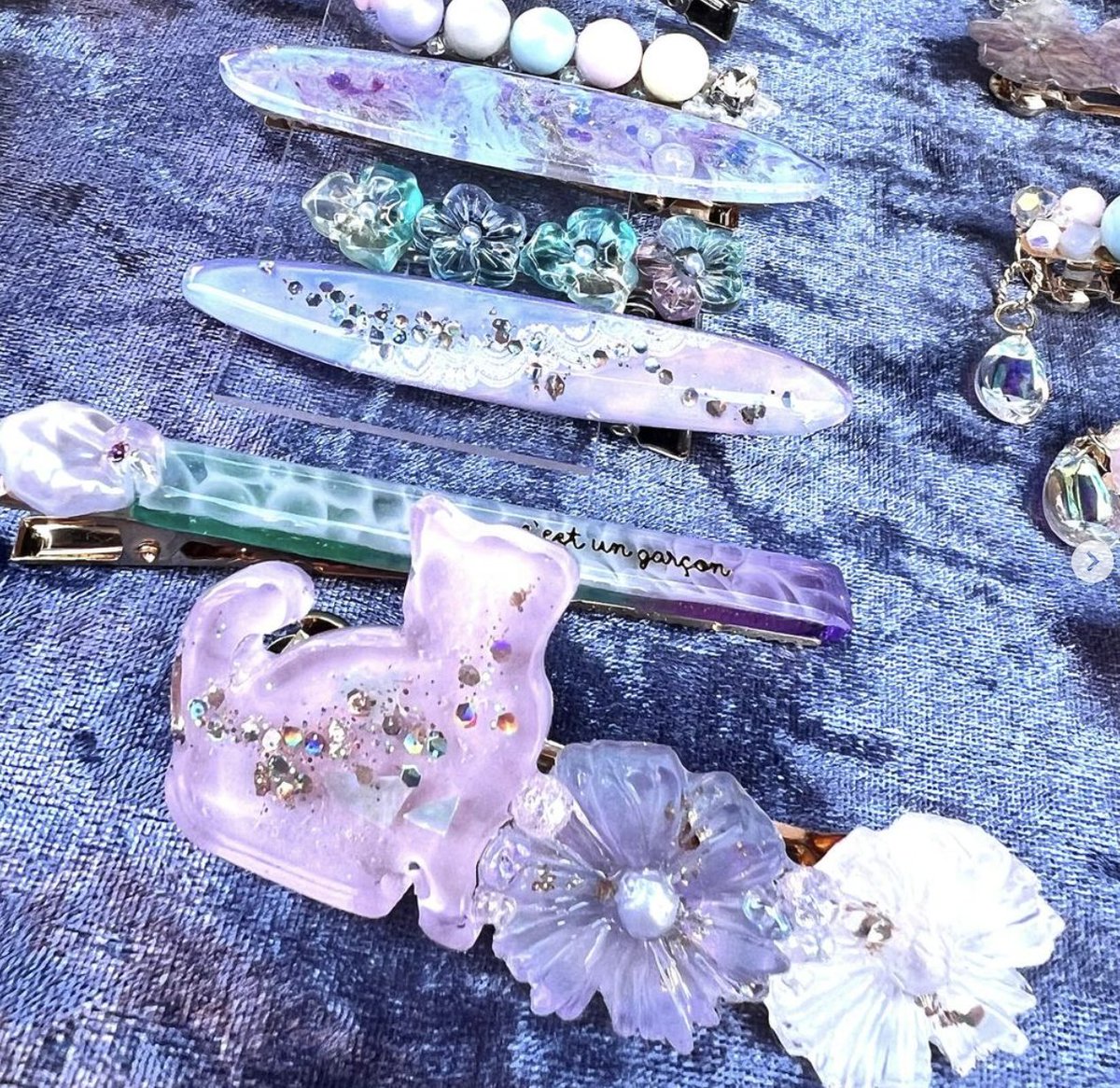 BuryFDFest's tweet photo. We've got a range of amazing craft stalls at Bury Food and Drink Festival this May! 🎨

Beautiful crafts and gifts from Handmade by Hannah, unique crochet accessories by Klothoknit, handmade resin jewellery from Beloved Crafts UK and more 🙌

More info
👉https://t.co/P4ZJ9UKpiU https://t.co/V5oCILuJeF