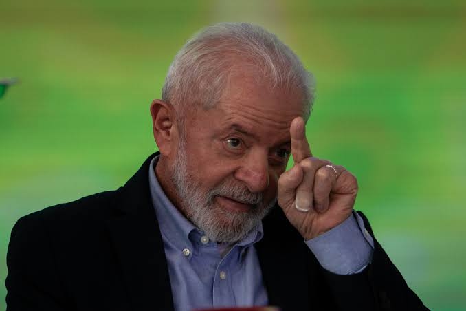 Lula tem lapsos, comete erros e preocupa auxiliares no Planalto No exercício de suas funções presidenciais, o Presidente Lula tem enfrentado desafios relacionados à precisão e clareza em suas declarações, causando preocupação entre seus auxiliares no Planalto. Durante diversas…