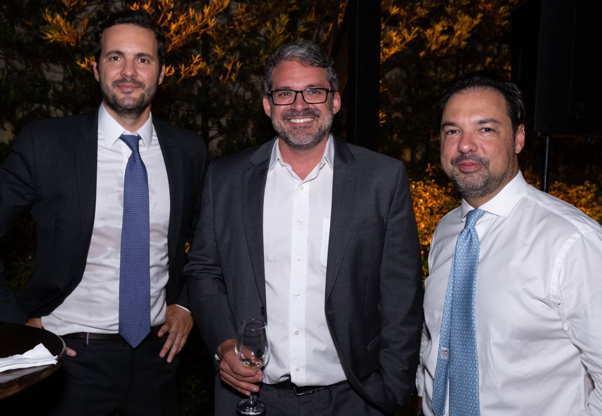 Last month marked Schroders' 30th anniversary in #Brazil! Group Chief Executive, Peter Harrison, celebrated by visiting the Brazil office and joining colleagues for an evening of festivities at the British Consul house in São Paulo. Check out our favourite snaps of the evening: