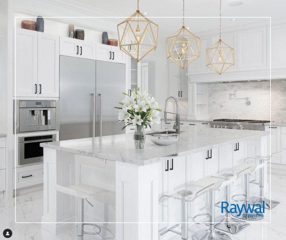 Feature Friday:  Beauty is in the details and this Glacier White Markham  kitchen is dripping in details.

Home Builder: @C_C_CustomHomes

#BeautifulDetails #MarkhamGlacierWhite
#raywal #raywalcabinets #canadianmade #cabinets #kitchendesign #kitchensofinstagram #kitchendecor