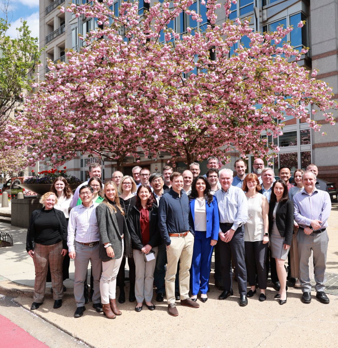 The ACS GCI was thrilled to host the GCI Pharmaceutical Roundtable meeting at the @AmerChemSociety Headquarters in Washington, D.C. last week! We look forward to our continued collaboration in advancing #GreenChemistry. Learn more about GCIPR initiatives: brnw.ch/21wIYOI