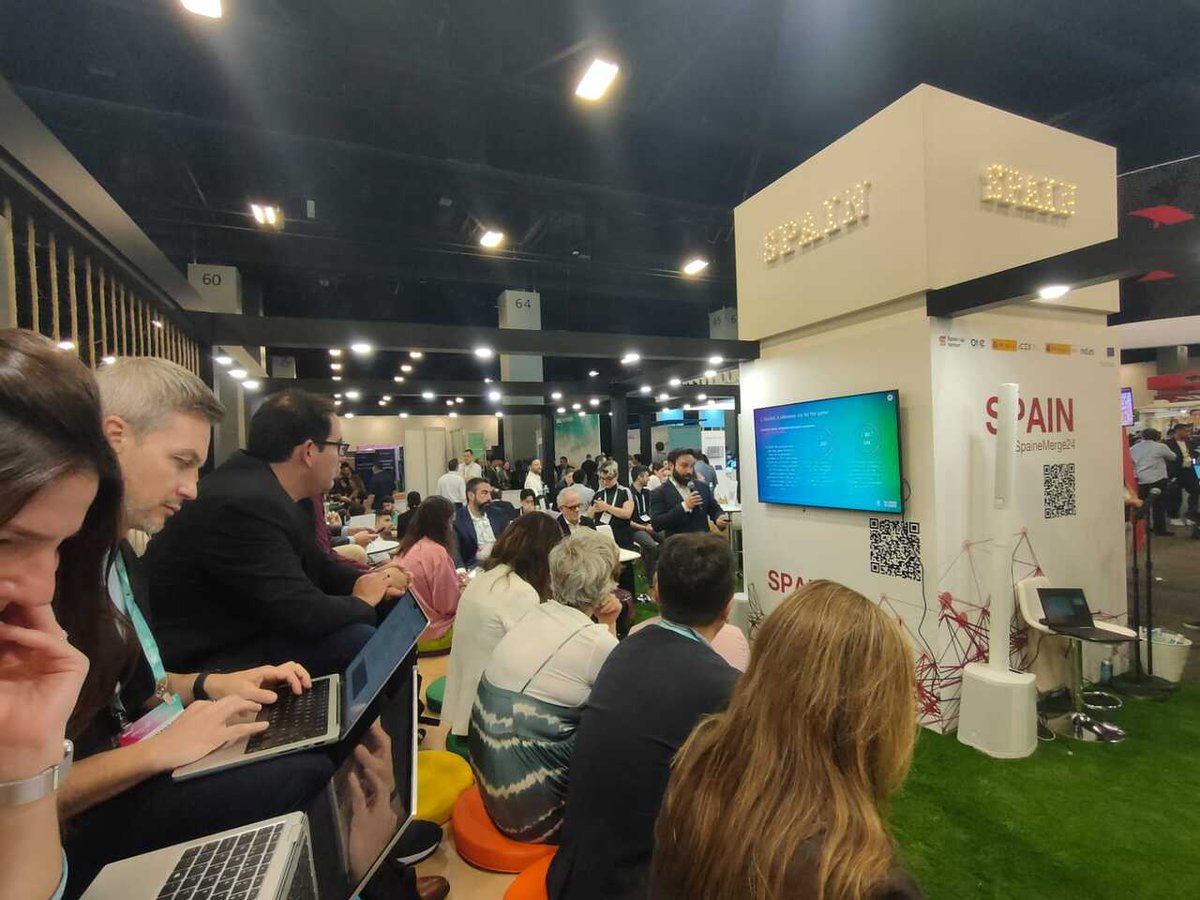 🔝 We participated in @eMergeAmericas with the presentation 'Madrid Region, the place to invest for Video Game Industry' ✅ 'Video Games and Audiovisual', one of the strategic sectors for the @ComunidadMadrid in its 2023-2027 agenda. @ddearistegui @AuroraRelinque @AngelNinoQ