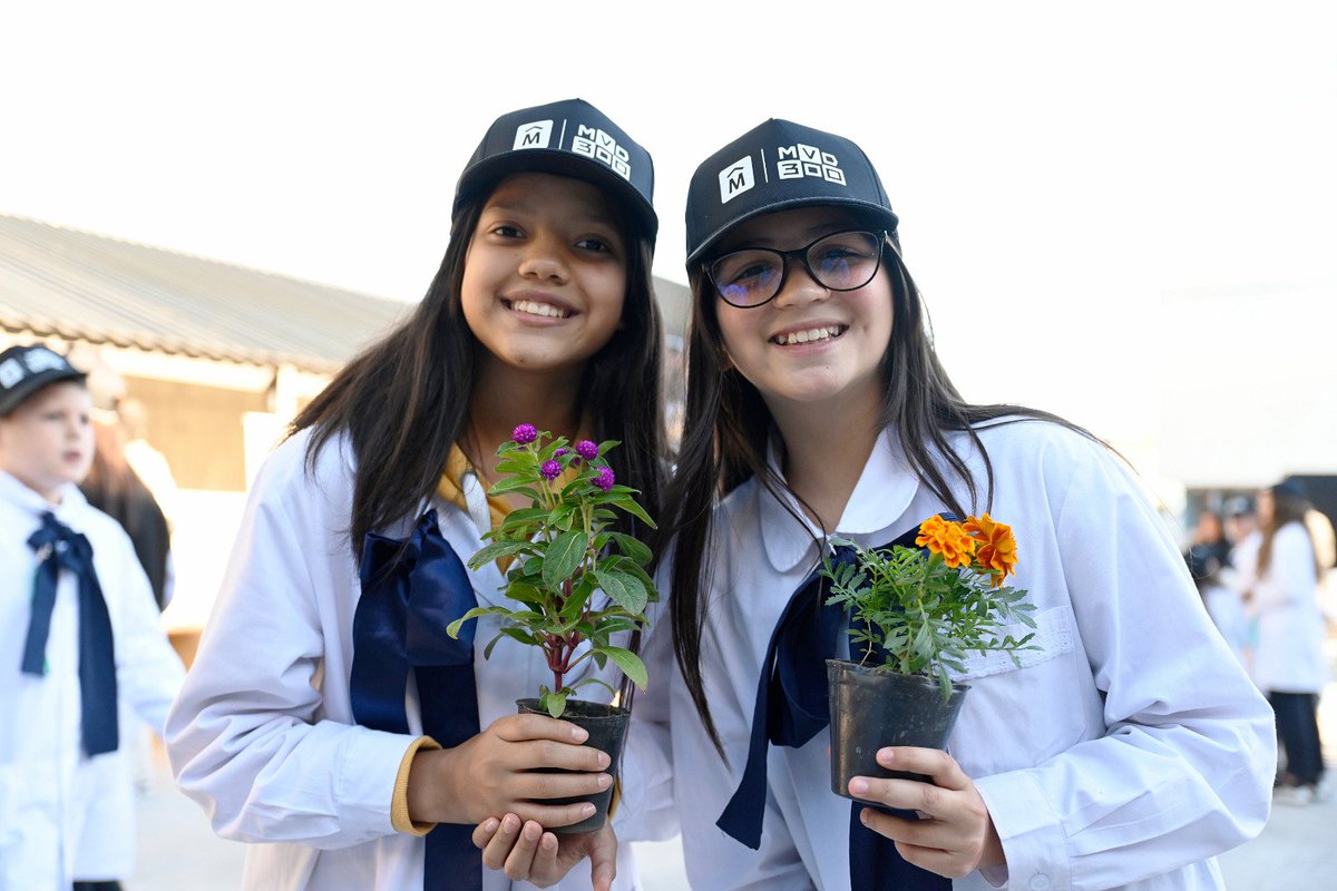 montevideoIM's tweet photo. #MontevideoMásVerde 🌳
Primer aniversario del #EcoCentro Buceo ♻️
Con actividades lúdicas y recreativas festejamos junto a vecinas, vecinos e instituciones educativas 🎉 https://t.co/YpOPNBl8h6