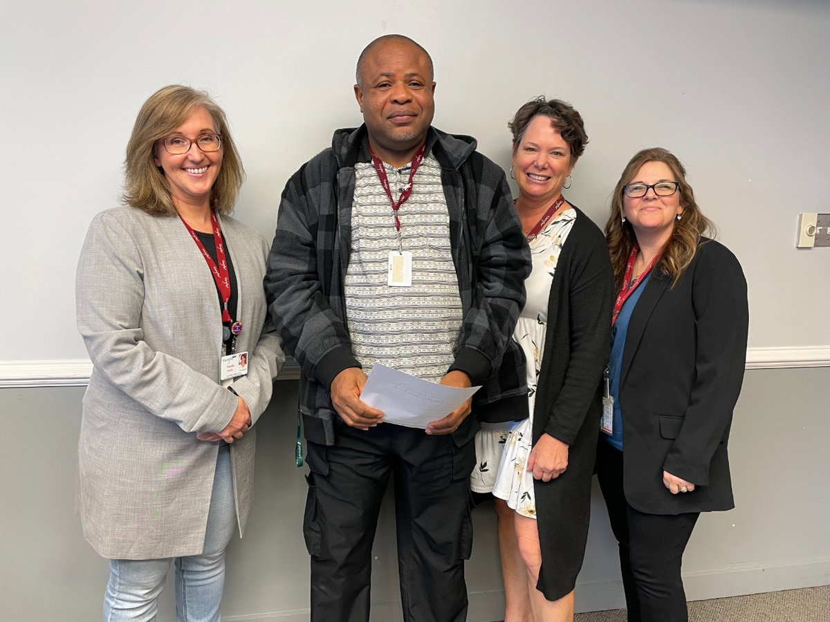 CareforHCS's tweet photo. April 9, Carefor PSW Murphy Akangoziri had his appointments for the day. Among them was Fortunato, a 93 year-old client he supports every Tues. Murphy had two clients close to one another but decided to visit Fortunato first, a decision that saved a life❤️https://t.co/ZTqhh5aYW8 https://t.co/d4JQHywfj3