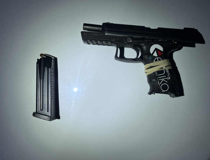 Another night another gun off the street. Great work by 39th District Officers P/O Rosinski &amp; P/O Cannan. Individual in custody &amp; Firearm recovered. <a href="/PPD39Dist/">PPD 39th District</a>