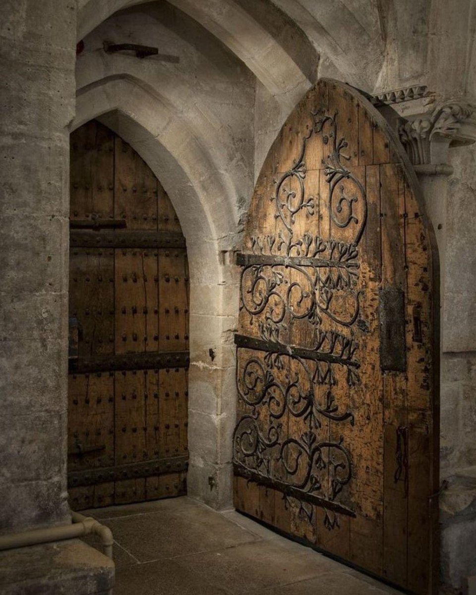 Wells cathedral door 😎👌🏻