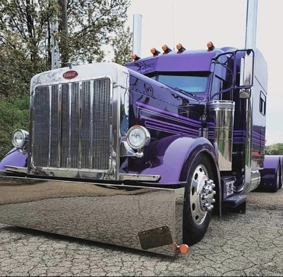 One sweet Peterbilt! #Trucking #TruckingDepot #Truckers #Peterbilt