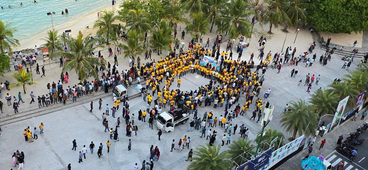 MDP  އަކީ  މާޒީއެވެ.  އެއްޒަމާނެއްގައި  މާލެ  މަގުތަށް  ފުރާލެވުނަސް  މިއަދު  ފެންނަންއޮތް  ހަގީގަތަކީ  މިއީއެވެ. الحمد لله  

21  ވަނަ  ދުވަހު  ލެވޭ  ވޯޓަކީ  ތަރައްގީގެ  ފިކުރަށްދޭ  ވޯޓަކަށް  ހަދާށެވެ.  ޕީއެންސީ  ކެންޑިޑޭޓުންނަށް  ވޯޓުދޭށެވެ.  🦾