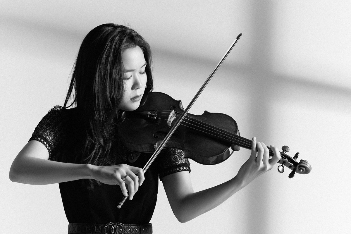 Violinist @EstherYooViolin appears at the inaugural Z+ International Chamber Music Festival in Shanghai alongside long-term collaborator Zee Zee, today and on 21 April at #ShanghaiSymphonyHall. #festival #violin #chambermusic More info: ow.ly/1nX950ReRnN