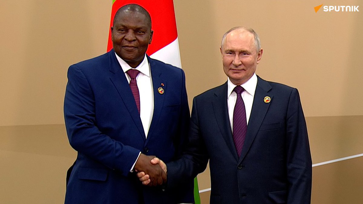 #Bangui veut que Vladimir #Poutine visite la #Centrafrique.

Une invitation lui a été envoyée, selon le Président Faustin-Archange #Touadéra.