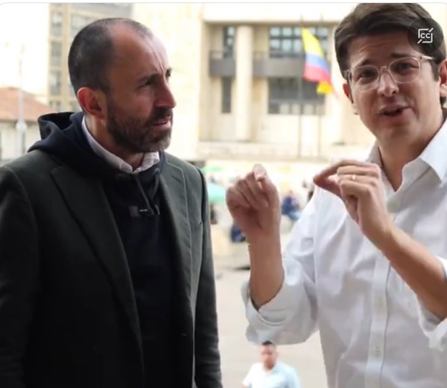 Jojare2's tweet photo. La ignorancia y el desespero en una sola foto. https://t.co/AyR5K4hnpV