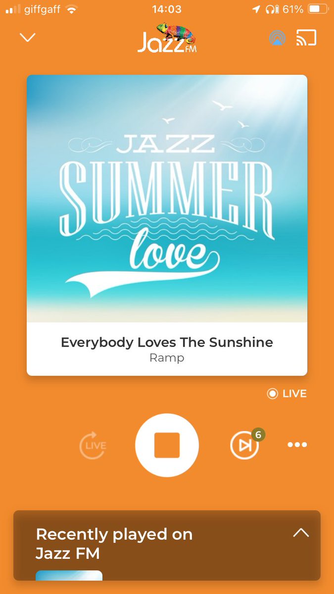 Everybody loves the sunshine ☀️ @jazzfm with @chrisphilips 👍🏼📻