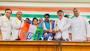 Senior BJP leader Malikayya Guttedar returns to Congress in Karnataka
absoluteindianews.com/main-slide/sen…
@BJP4India #MalikayyaGuttedar @INCIndia @DKShivakumar @siddaramaiah @RahulGandhi @kharge #news