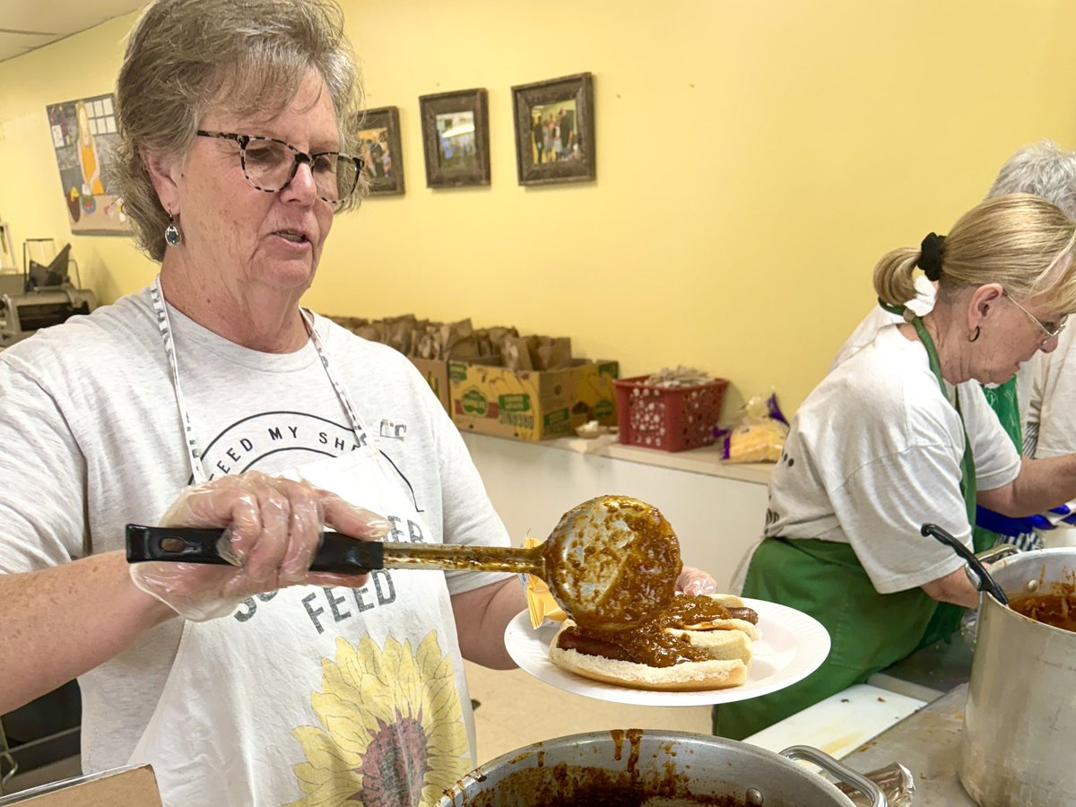 FMSTemple's tweet photo. We were blessed to have these wonderful ladies serving in the café yesterday. Thank you Immanuel Baptist Church!

To sign up to serve in our café, please go to https://t.co/ectLhLTib7 or email Cindy at cafe@feedmysheeptemple.org with any questions. https://t.co/hfGECMcNDd