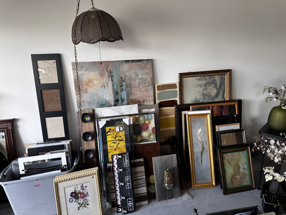 CidersSanctuary's tweet photo. C’mon out and #support our mission! Doors are now open! 

18822 Riviera Dr. 
Omaha, NE

#garagesale #resale #sale #dogs #Omaha https://t.co/h7COeMkAyd